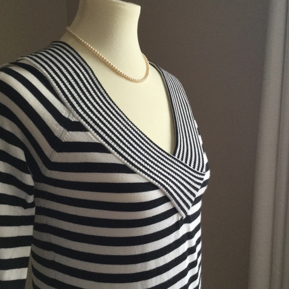 Banana Republic Sweater - Picture 2 of 4